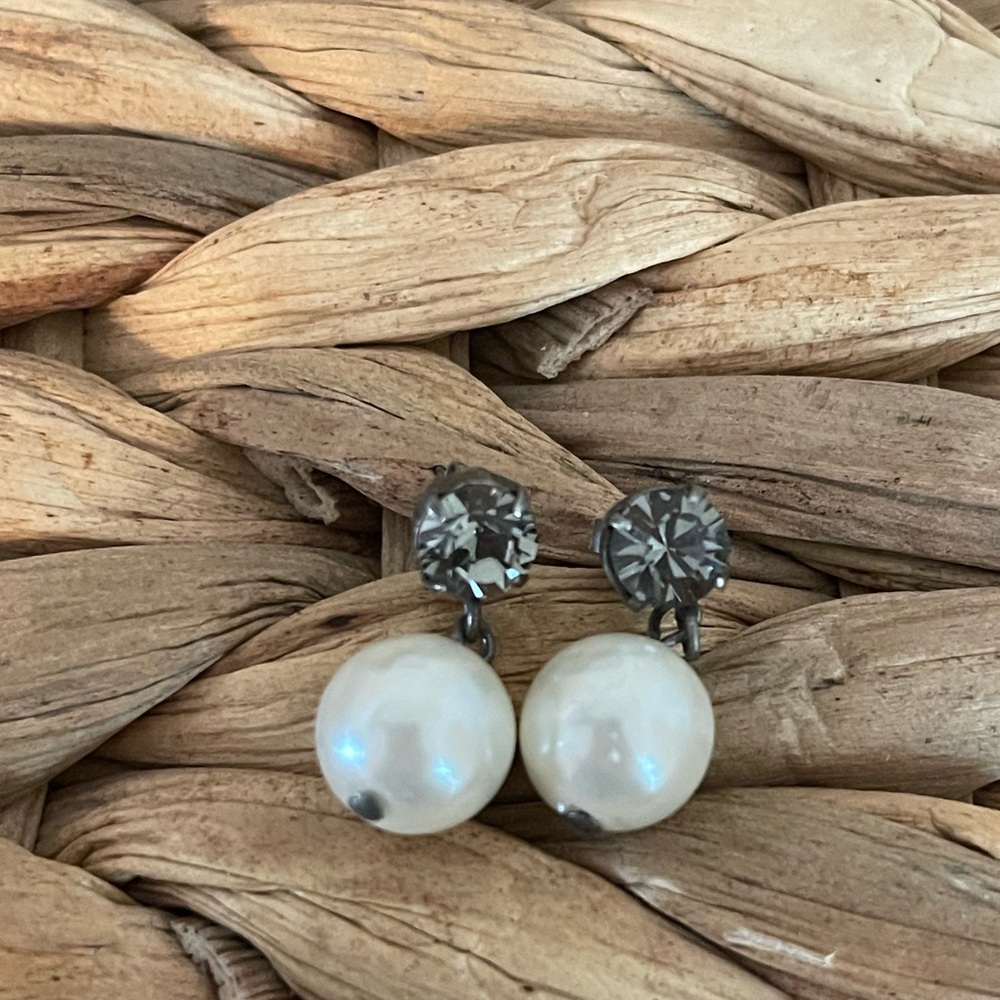 Sabika Pearl Drop Earrings